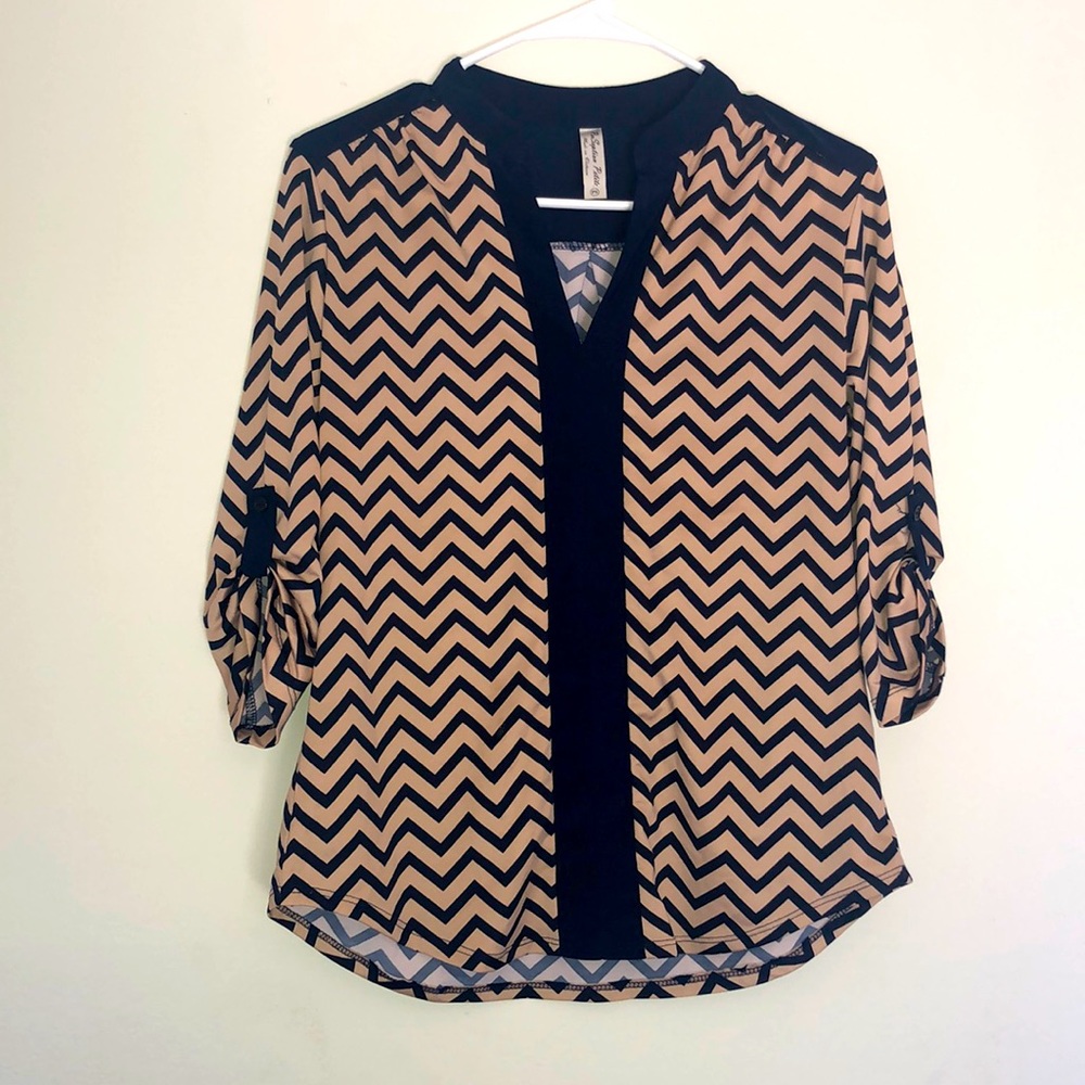 Blue & tan chevron 3/4 blouse